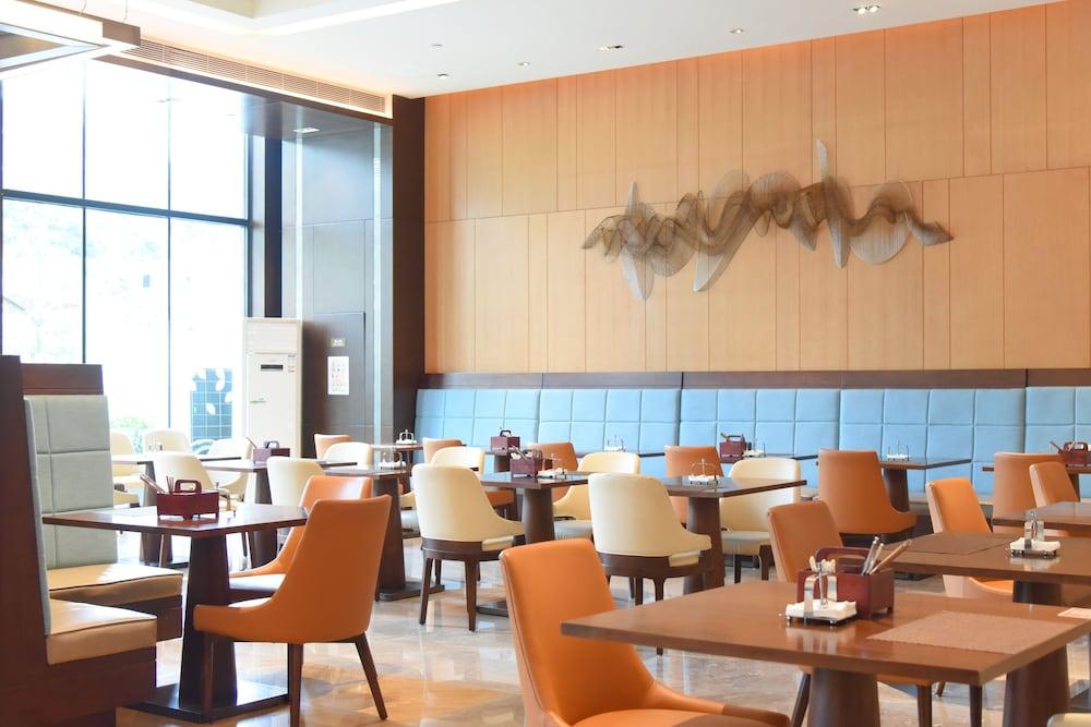 Hilton Garden Inn Shiyan Zewnętrze zdjęcie