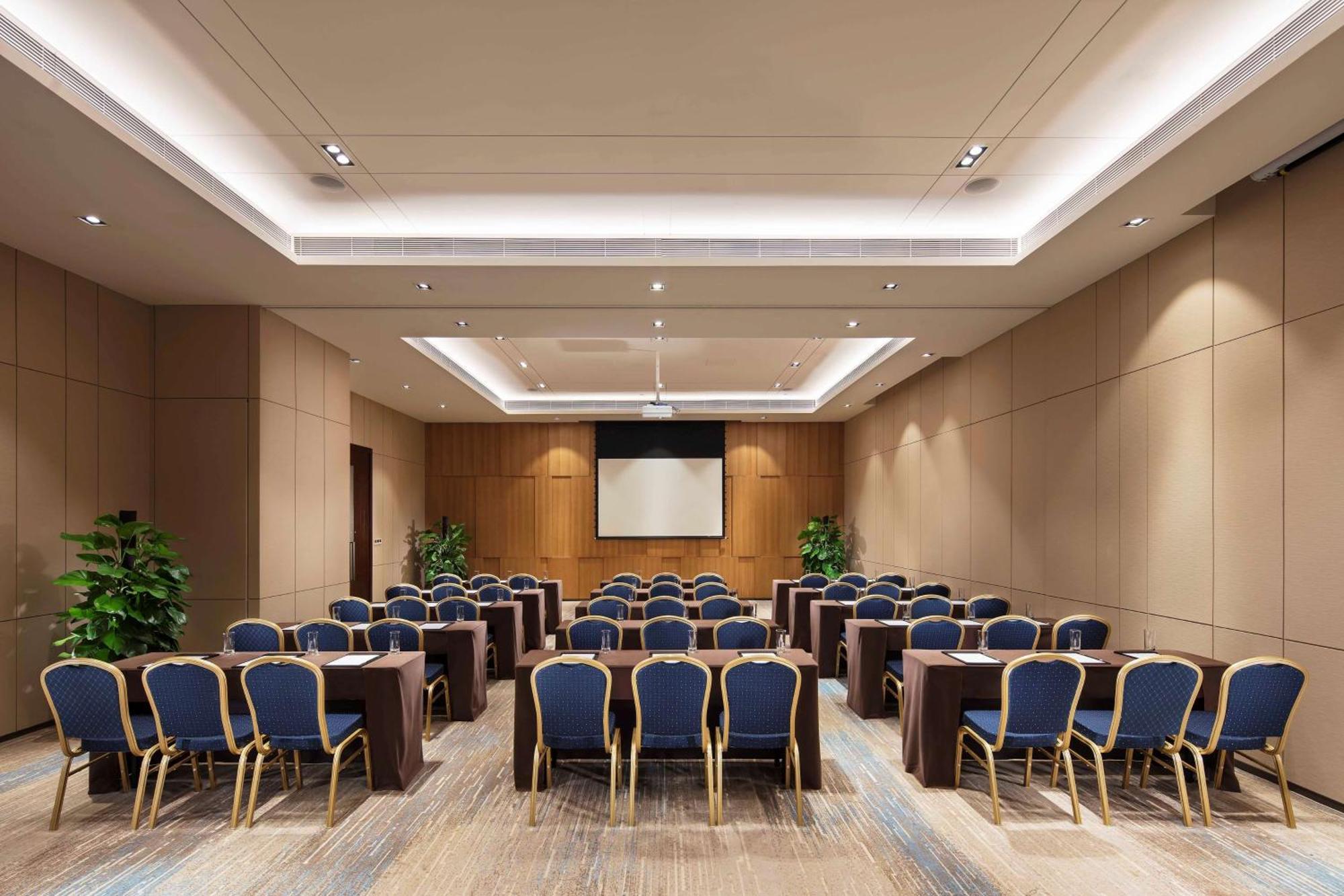 Hilton Garden Inn Shiyan Zewnętrze zdjęcie